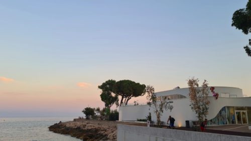 E170618_Centre aquatique à Roquebrune Cap Martin (06) dim OK