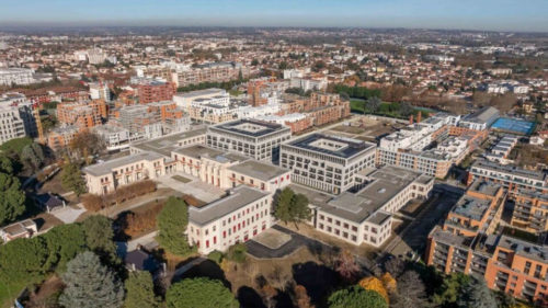 E200600 Cité administrative Etat Toulouse 'Lemaresquier' à Toulouse (31). dim OK